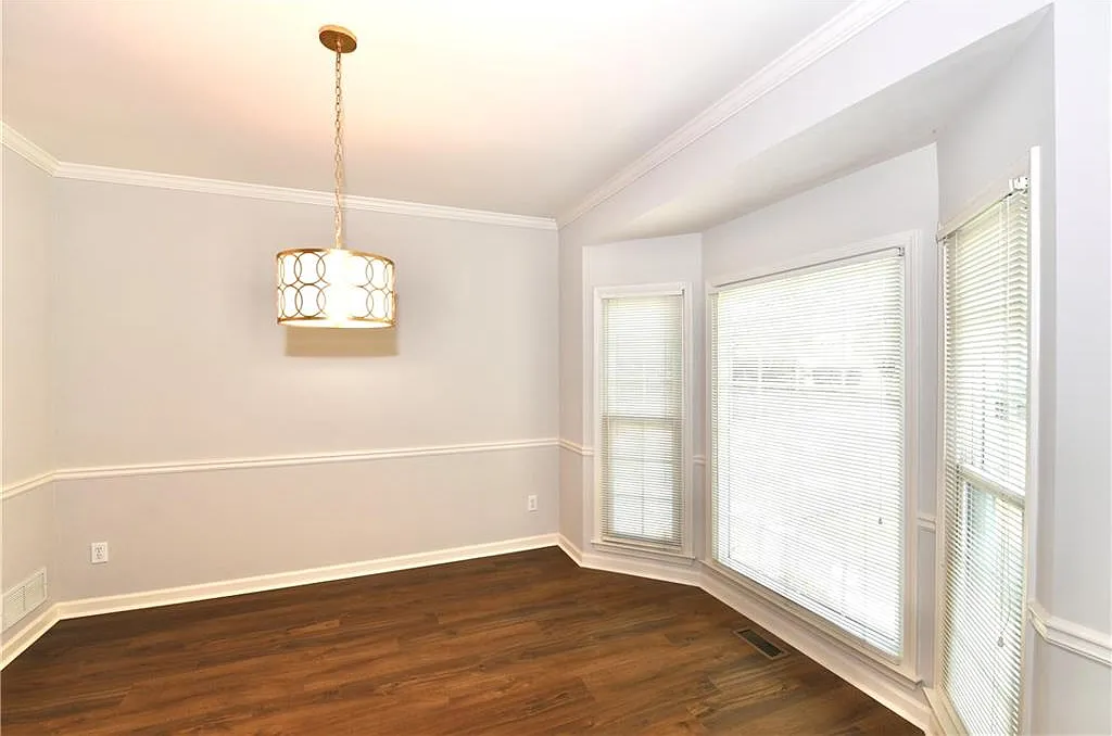 4 bed, 2.5 bath, 2196 sqft, $2,900 — Photo 4