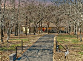 9933 Buckskin Cir, Rogers, AR 72758