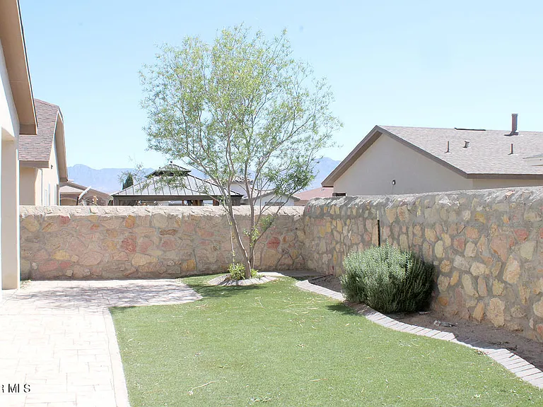 853 Blue Park Ave — Photo 25