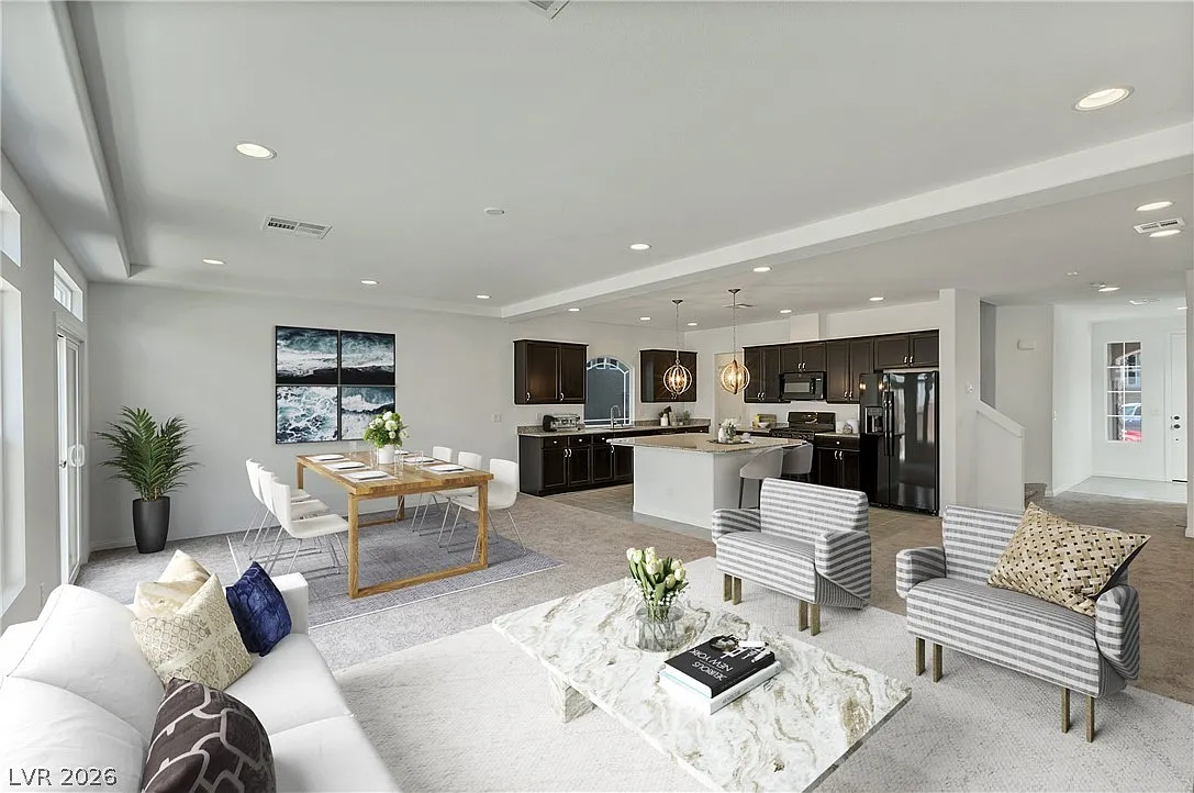 4 bed, 2.5 bath, 2277 sqft, $2,300 — Photo 4