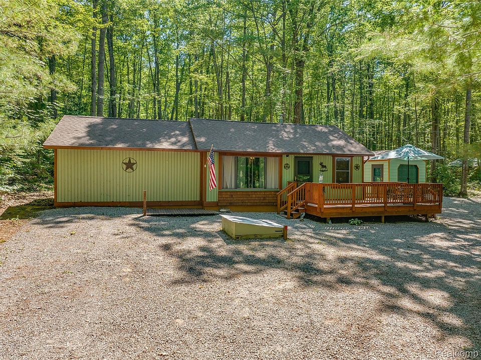1st image of 371 Dyer Rd