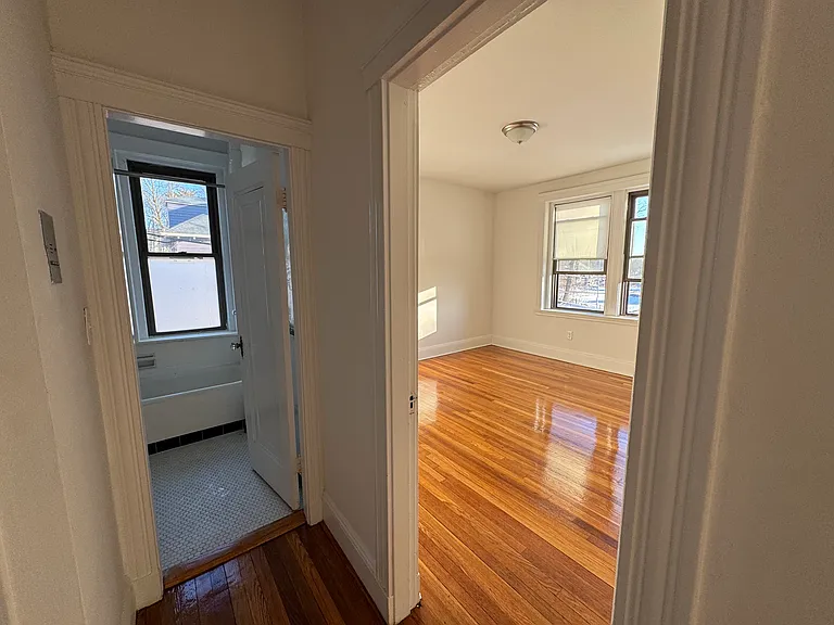 30 Bellevue St #7 — Photo 6