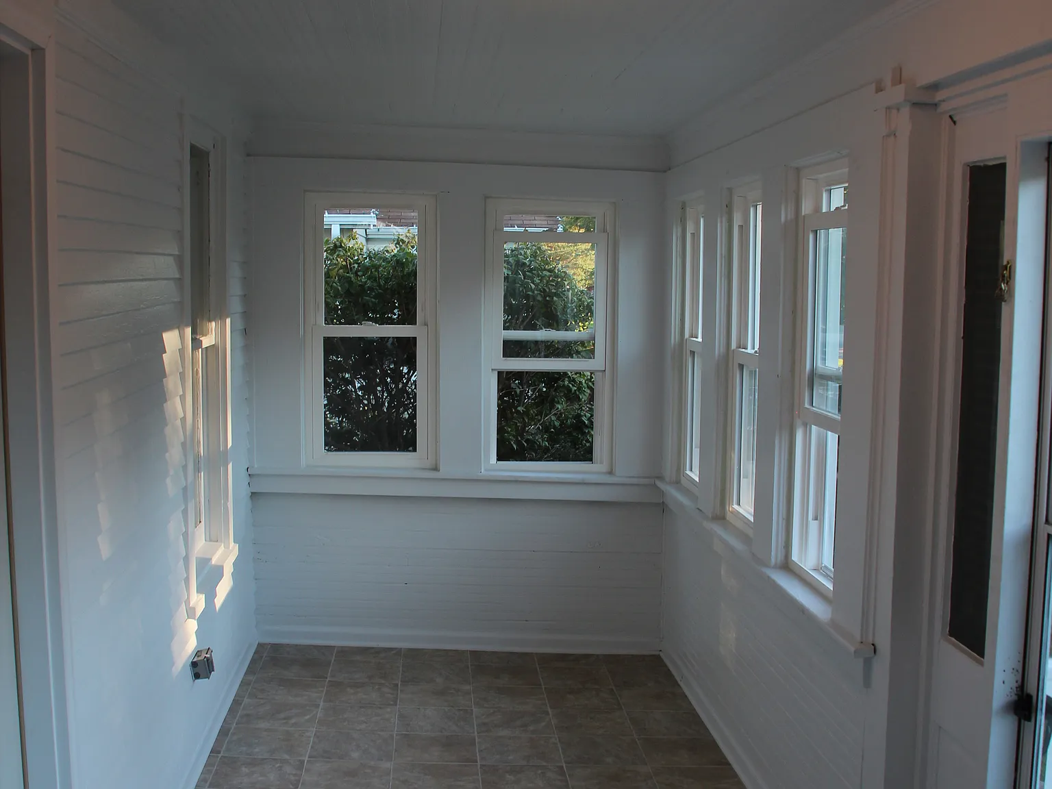 3 bed, 1050 sqft, $1,795 — Photo 2
