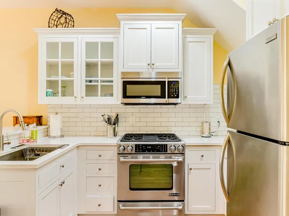 2565 NW Thurman St, Portland, OR 97210