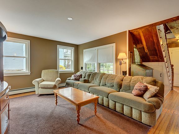 4th image of 313 N Barry Ave