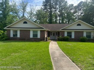 5015 Romany Dr, Jackson, MS 39211
