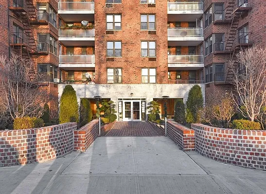 Sold by Remax Edge | media 2
