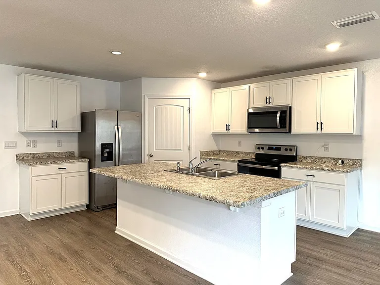 3262 Chapelwood Dr — Photo 2