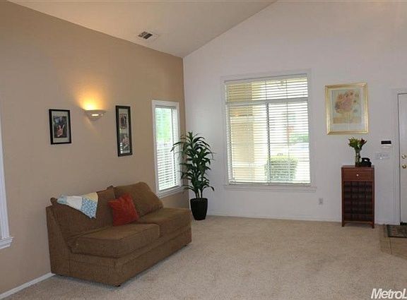3rd image of 10132 River Park Cir