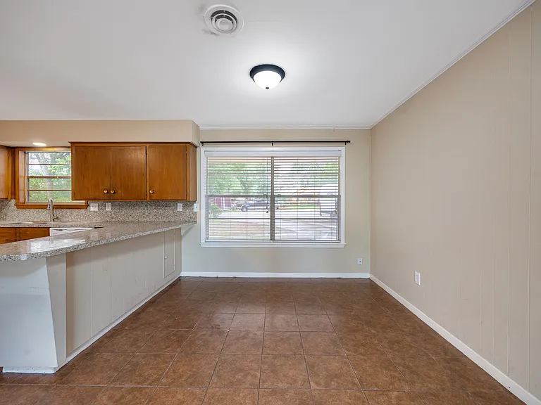 2 Circle Dr — Photo 23