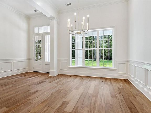 5th image of 543 Menetre Dr