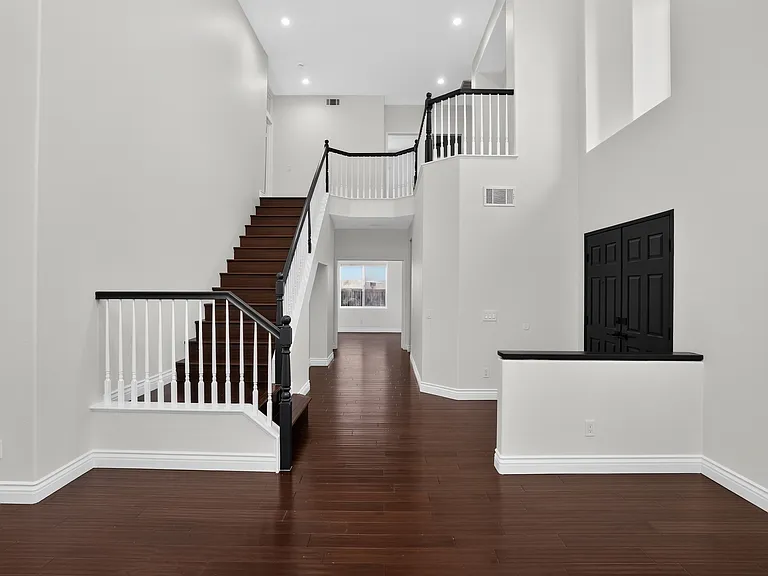 692 Bundy Way — Photo 6