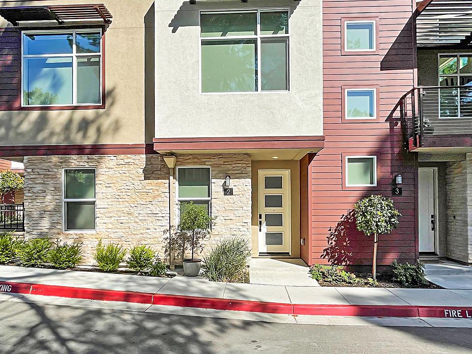 1st image of 340 Stoneyridge Ln #2