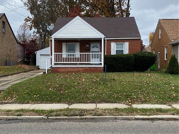 2nd image of 373 Robinson Ave