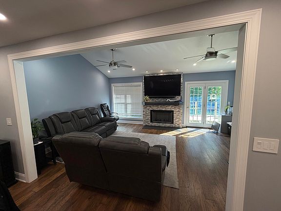 2nd image of 330 Camelot Dr