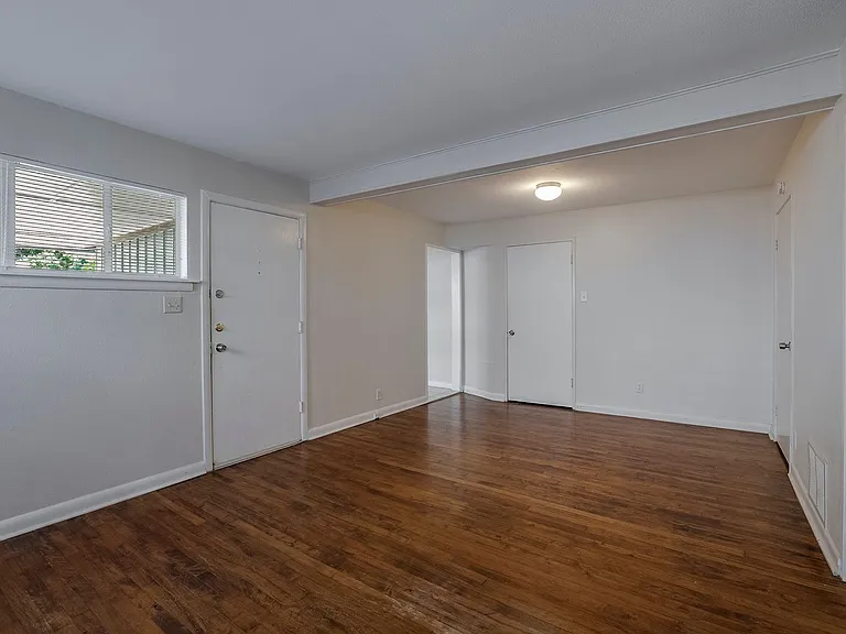 3931 Dexter Ave — Photo 6
