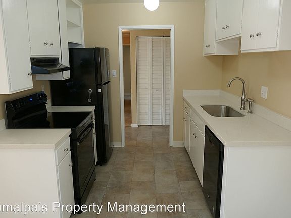 5th image of 28 Circle Dr #C