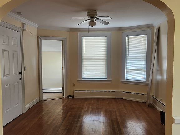 5th image of 87-85 Manhattan Ave