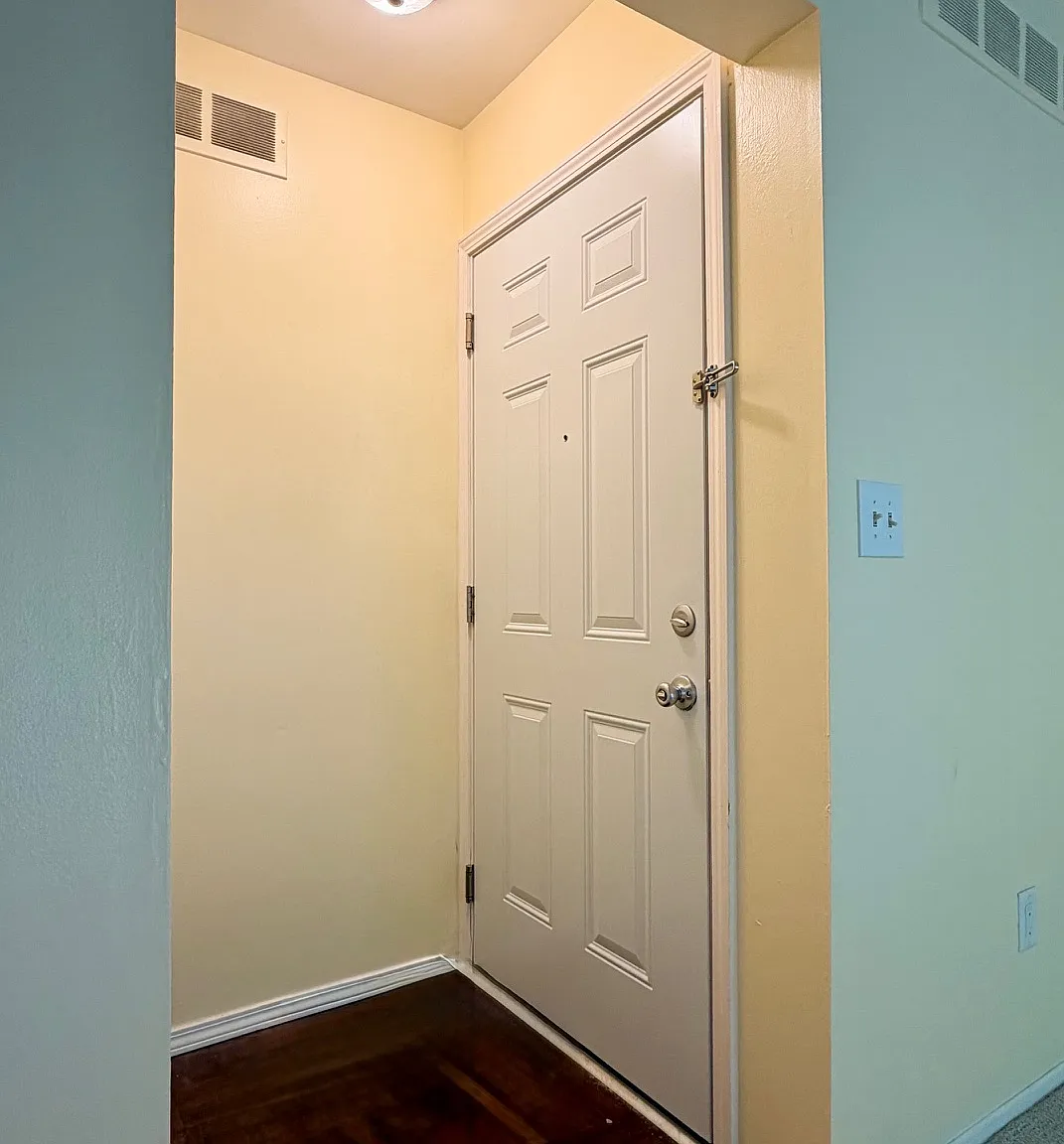 2 bed, 846 sqft, $1,800 — Photo 3