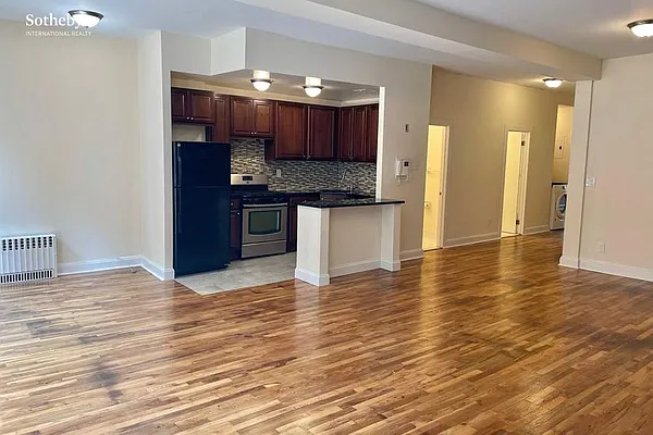 Rented by Sotheby's International Realty | media 16