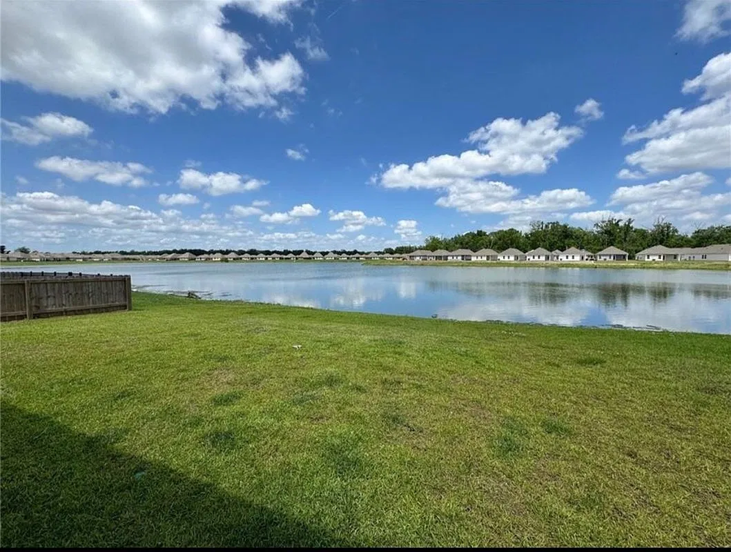 1 bed, 1.0 bath, 1609 sqft, $825 — Photo 3