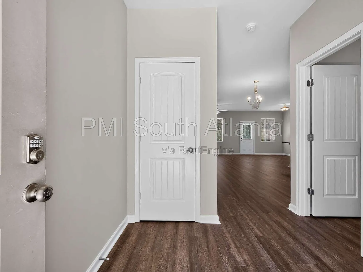 4 bed, 2.5 bath, 1880 sqft, $2,000 — Photo 3