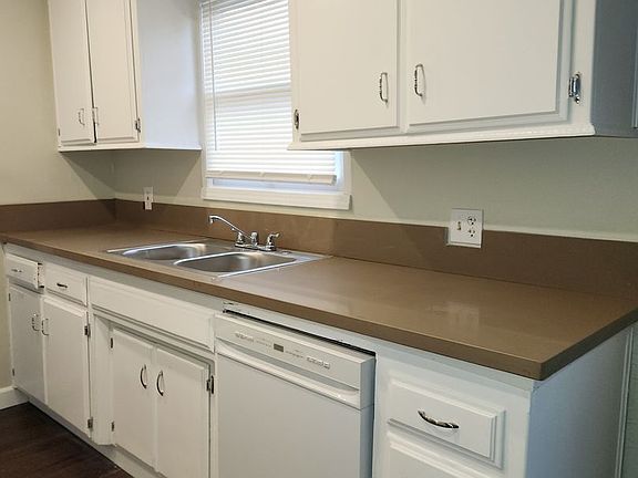 5th image of 2231 Elton Ave