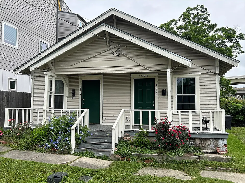 1504 Weber St