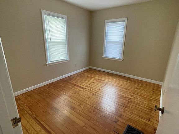 5th image of 2804 Hiawatha St
