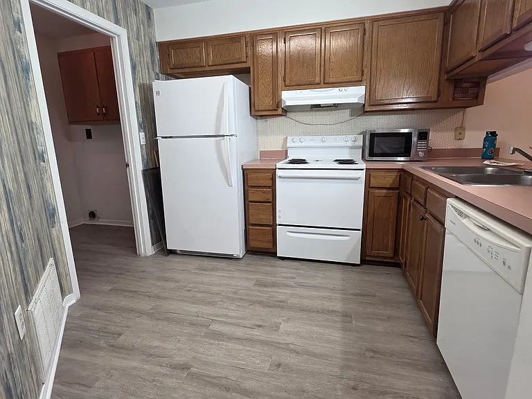 8 Viking Dr NW #C — Photo 25