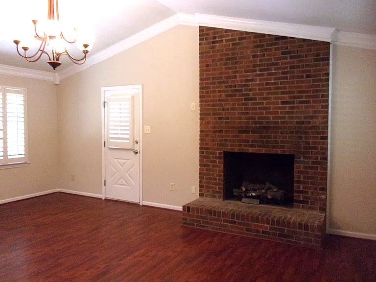 522 N Jones Ave — Photo 3