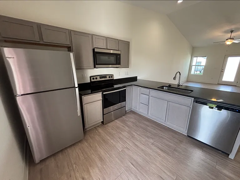 1711 S Hickory Creek Ct — Photo 10