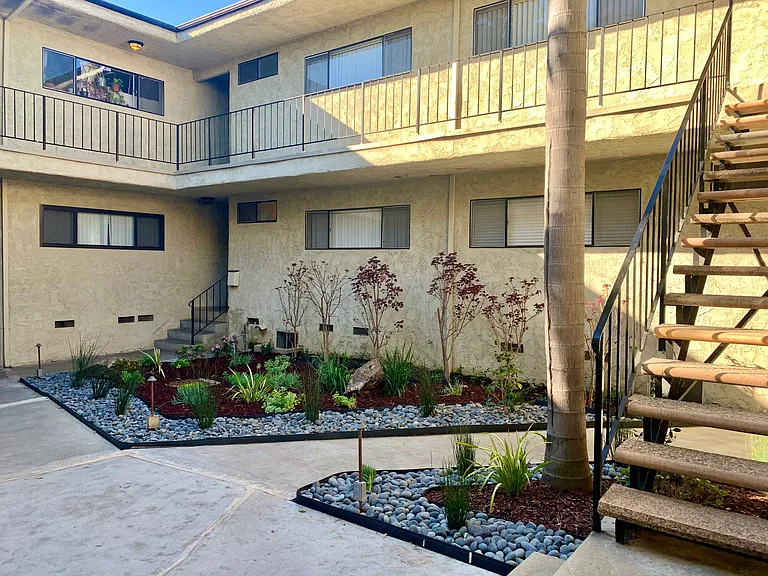 10949 Palms Blvd — Photo 2