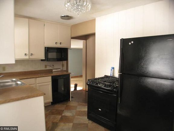 2nd image of 33401 Flamingo St NW