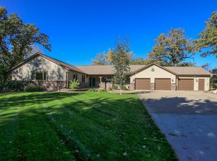 660 Lakewood Dr SW, Hutchinson, MN 55350