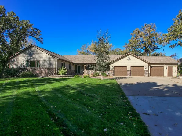 660 Lakewood Dr SW, Hutchinson, MN 55350