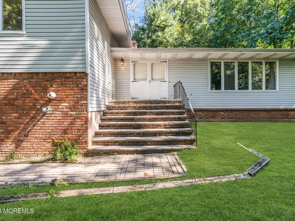 28 Hopi Drive, Middletown, NJ 07748