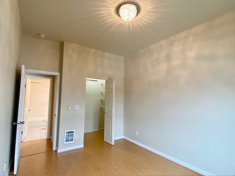 1504 Aurora Ave N #506 — Photo 11