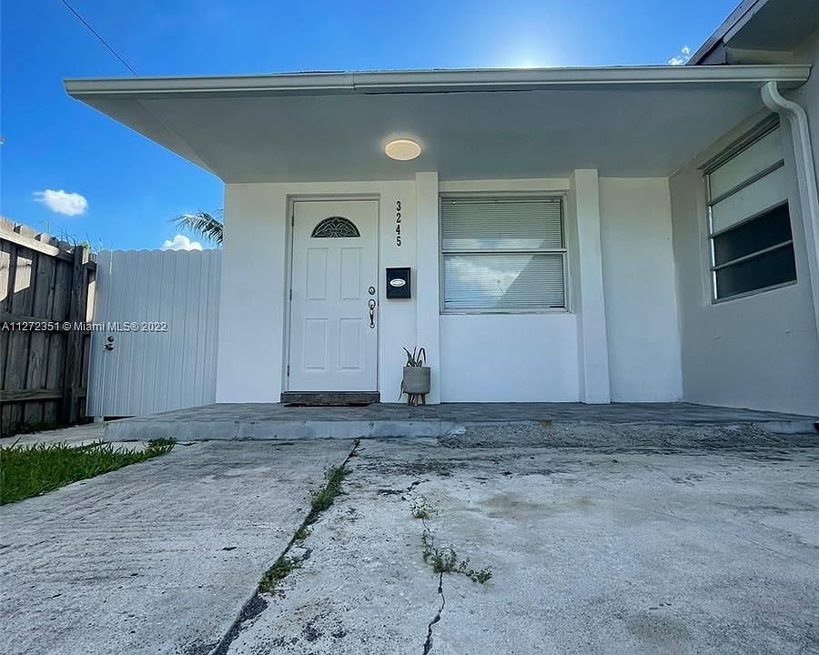 1st image of 3245 SW 92nd Ave #1