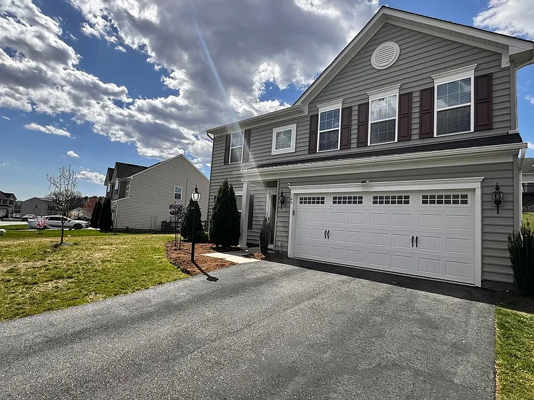 145 Holly Hill Dr — Photo 2