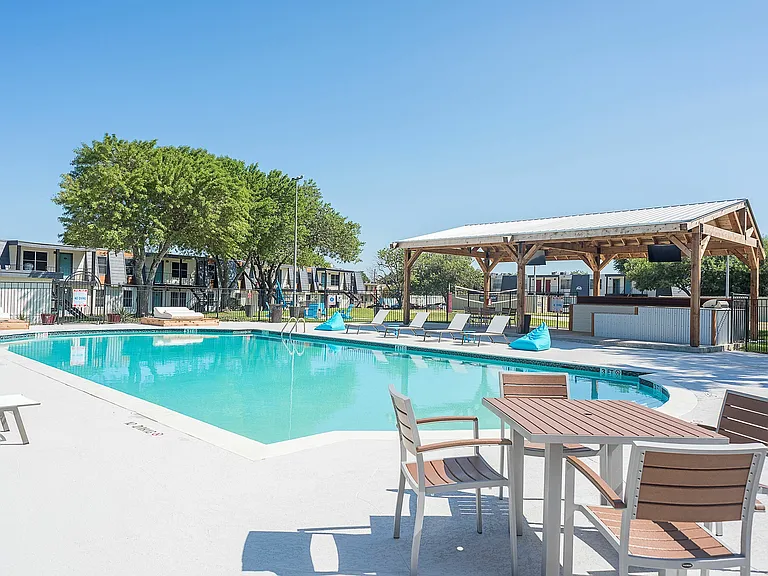 Flats on 12 Pool