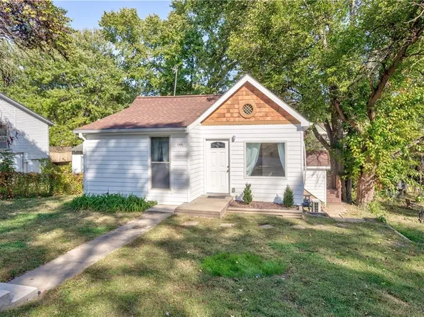 1166 Kenton St, Leavenworth, KS 66048