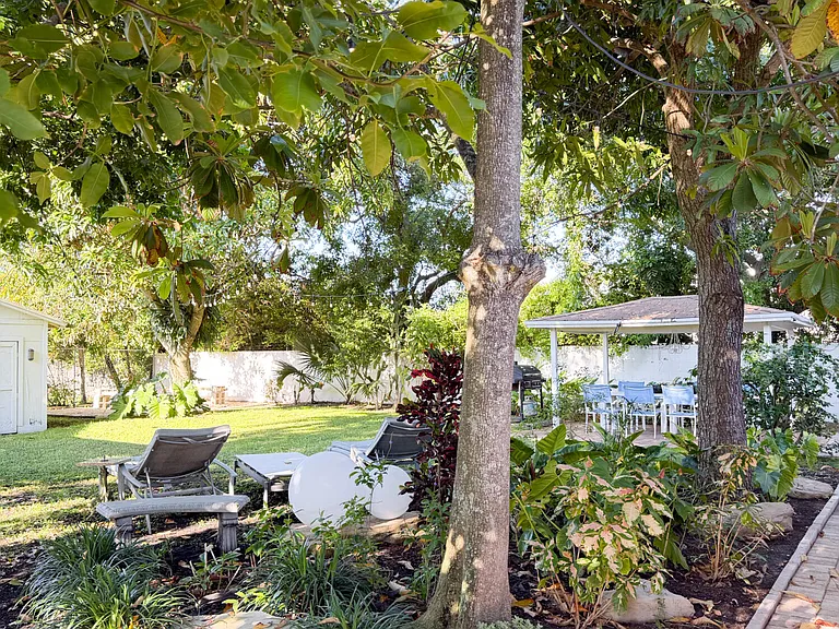 521 Hampton Rd — Photo 22