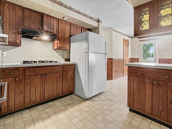 4th image of 3003 Willowcreek Rd