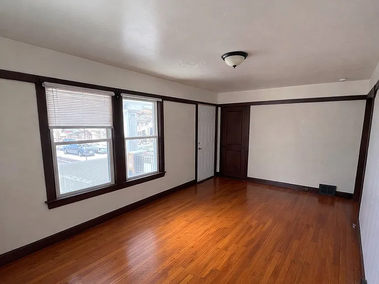 3181 W 82nd St #UP — Photo 3