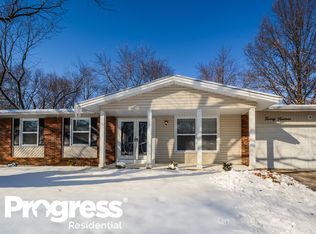 2 Blackfoot Ct, Florissant, MO 63033