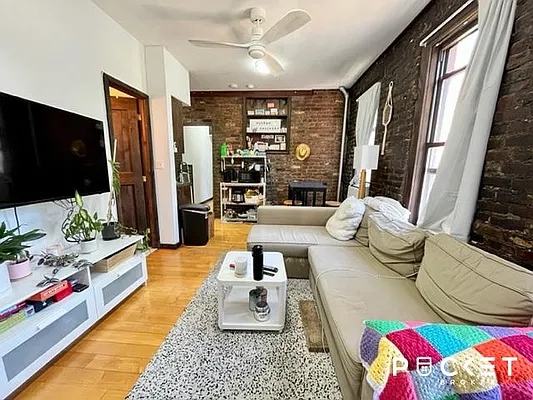 Rented by PocketBroker Inc | media 1