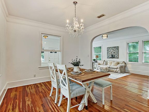 4th image of 2630 Algonquin Ave
