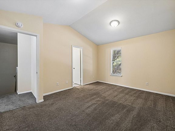 4th image of 7943 Ellinger Ln
