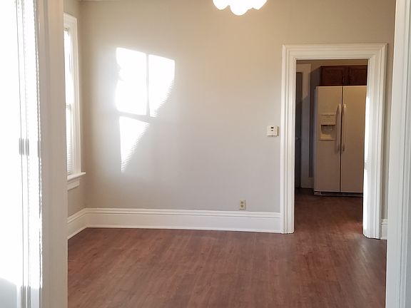 Dining room lkg N to Kitchen